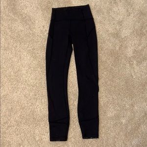 Lululemon in movement tight 25” black - size 0
